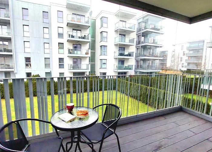 Sunny Breeze Apartment Next To The Beach By Triapart